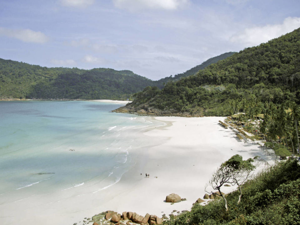 Het witte zandstrand van Tioman