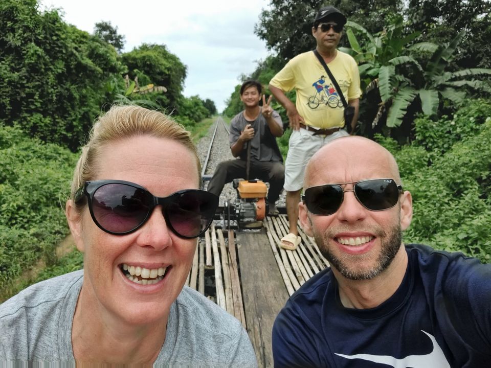 Bamboo trein buiten Battambang