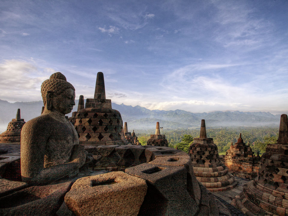 Imposante Borobudur tempel op Java bewonderen