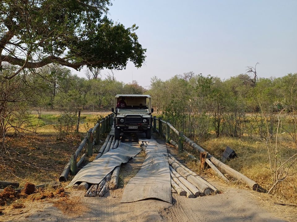 Botswana Auto onderweg Moremi