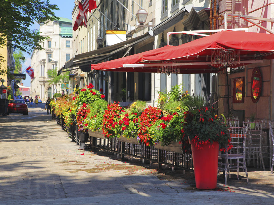 Gezellige terrassen in het centrum van Québec, Canada