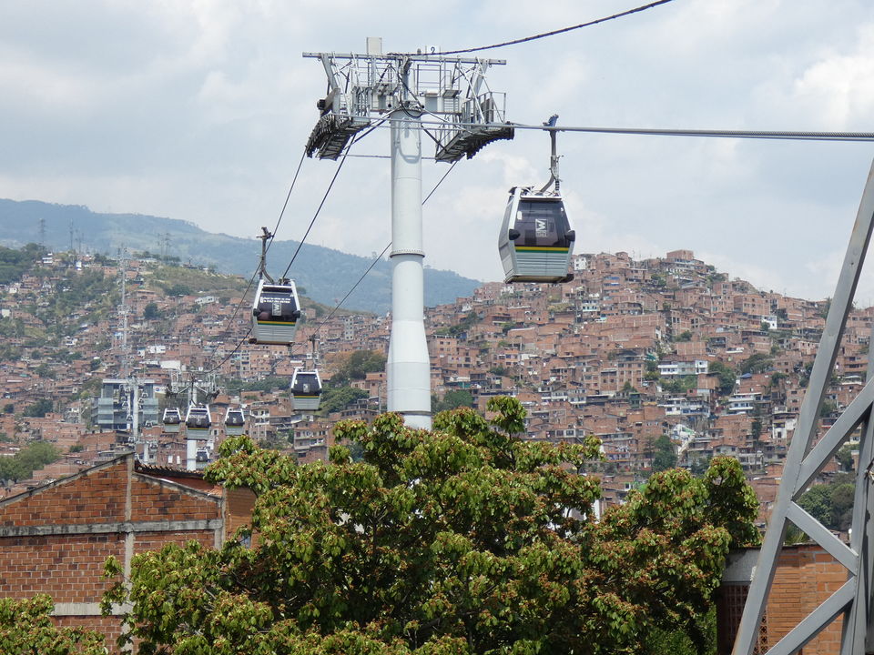De kabelbaan over de voormalige gevaarlijkste stad Medellín