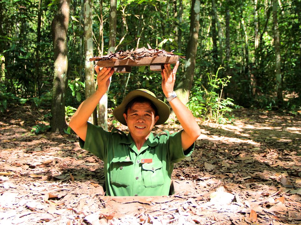 Breng zeker een bezoek aan de Cu Chi tunnels tijdens je rondreis