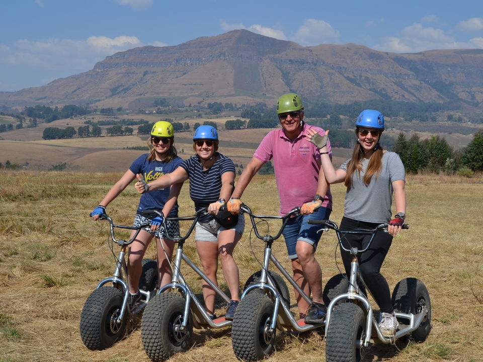 Drakensbergen in Zuid-Afrika verkennen op een step met dikke banden