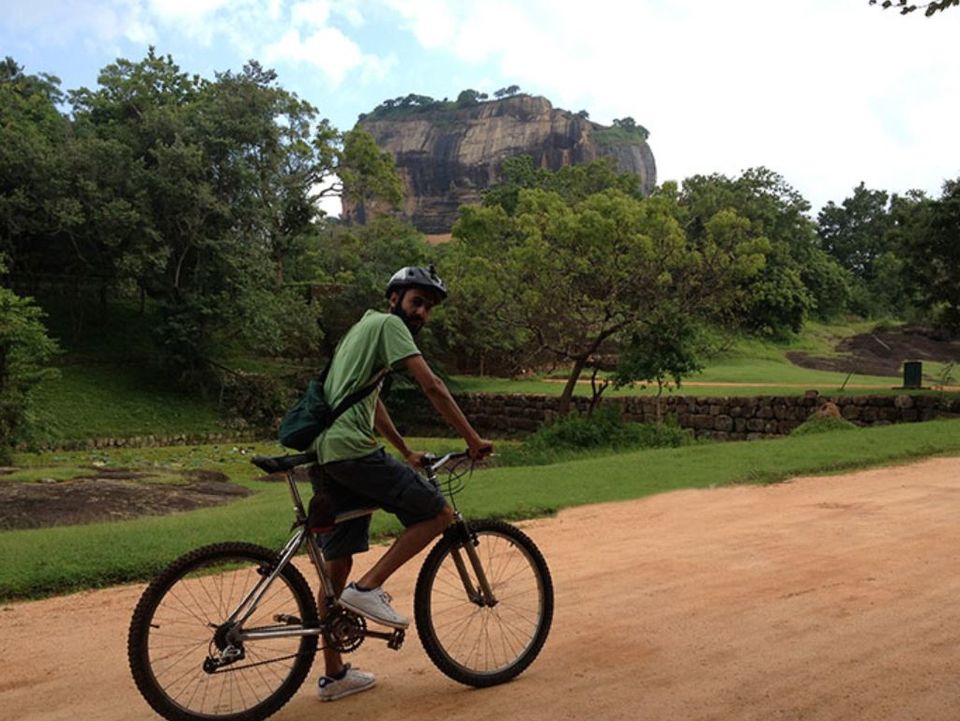 Fietsen naar de Leeuwenrots, Sri Lanka