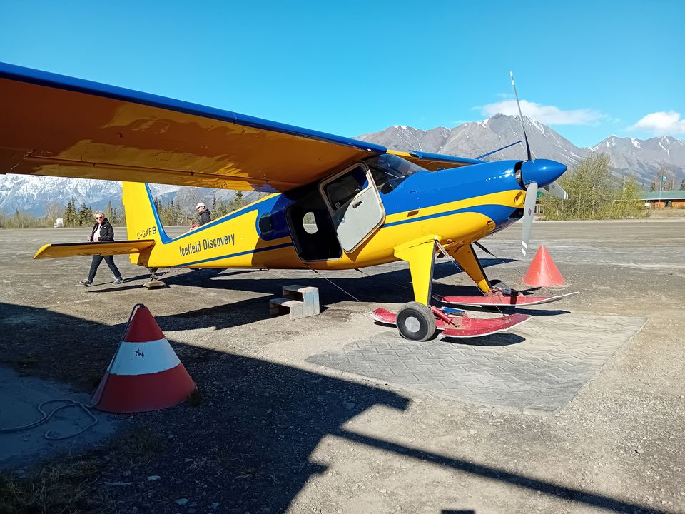 Met een vliegtuigje over de gletsjer, Yukon, Canada