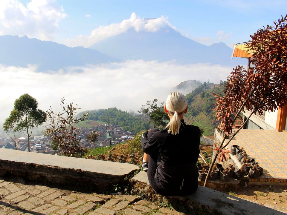 Genieten van het uitzicht bij het Diengplateau