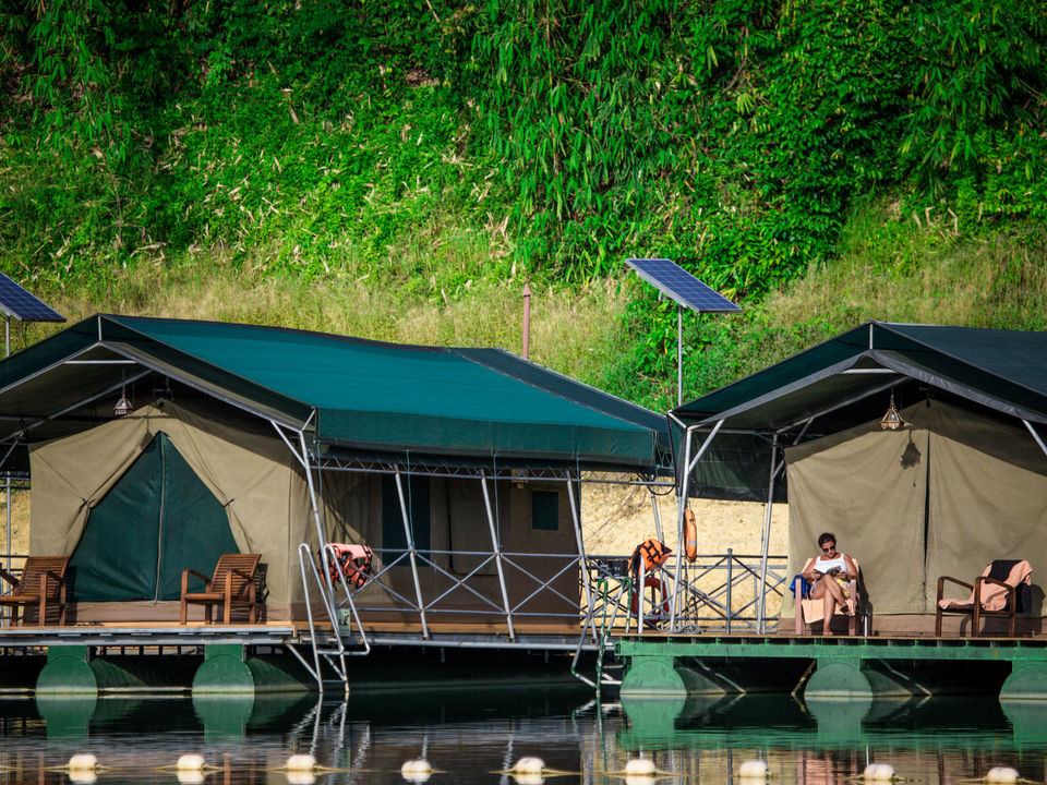 Het Floatel, rainforest Camp van Elephant Hills bij Khao Sok NP, Thailand