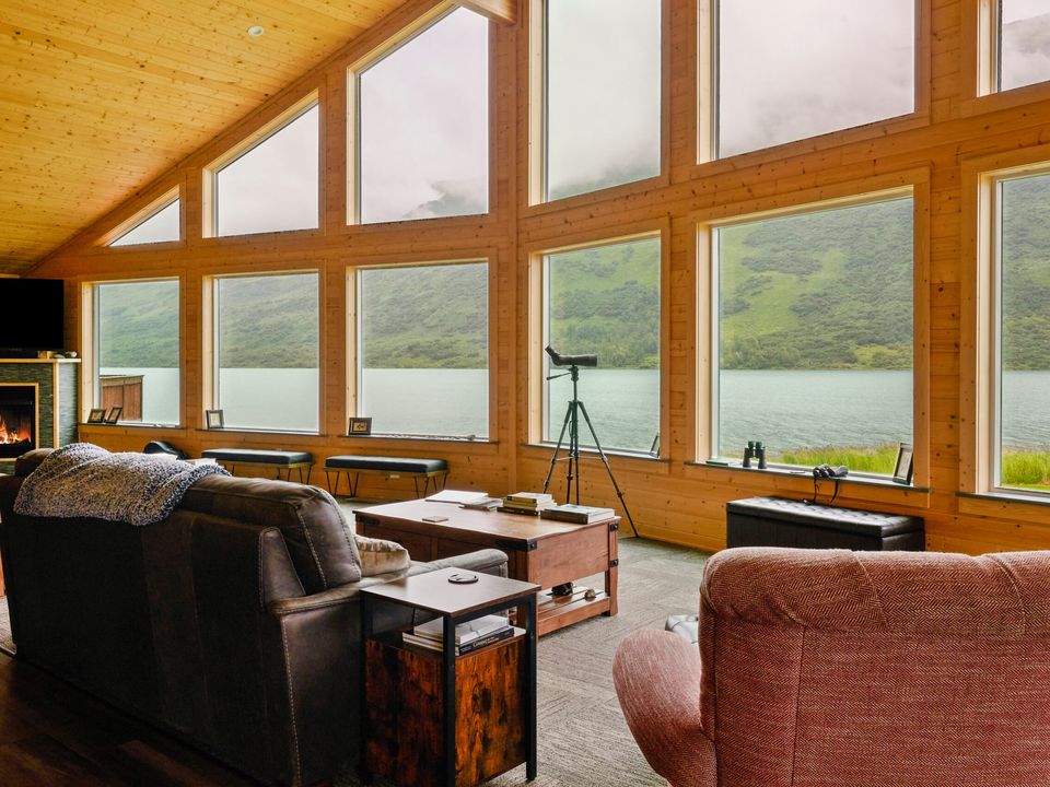 Spot beren vanuit je lodge