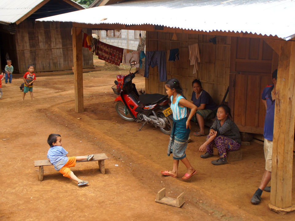 Tijdens uw wandeling komt u veel mensen en kinderen tegen! Ze vinden het erg leuk als u langs komt.
