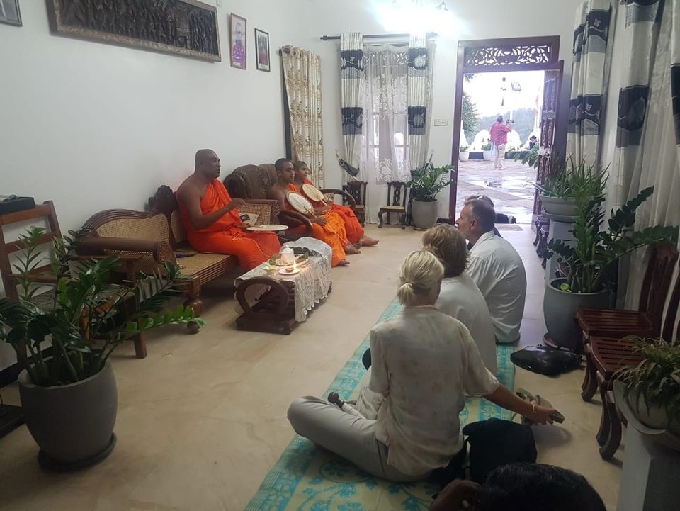 Bezoek aan de monniken