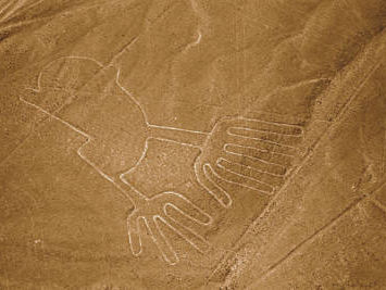 Nazca-lijnen vanuit de lucht in de duinen van Peru