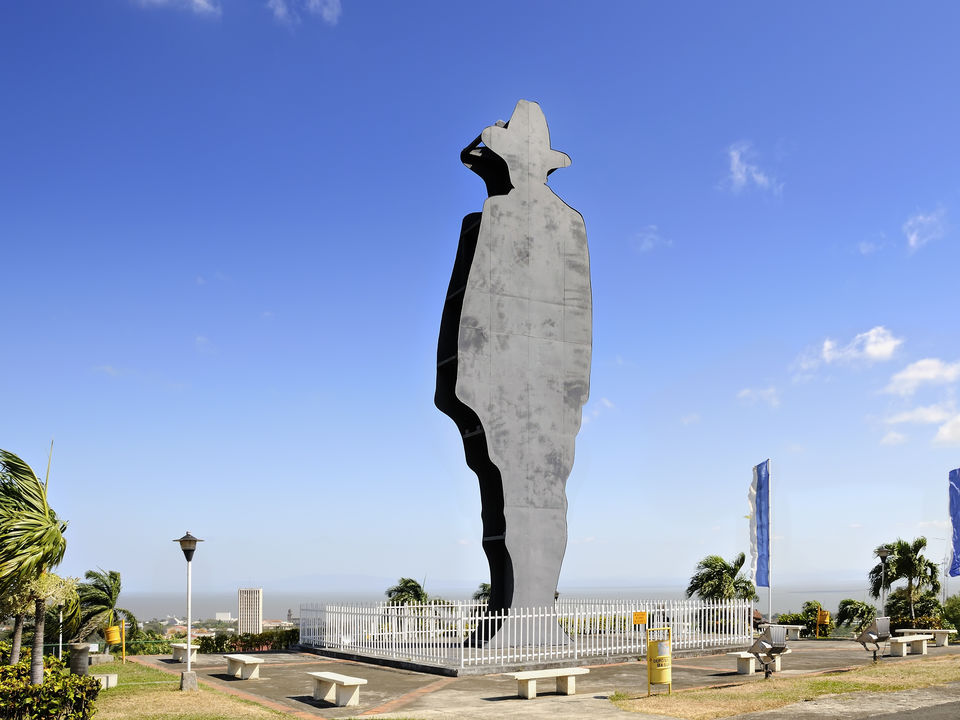 Nicaragua-Managua-Augusto-Cesar-Sandino_1_378015