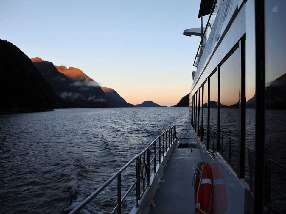 Een onvergetelijke ervaring is de boottocht met overnachting op de Doubtful Sound in Nieuw-Zeeland