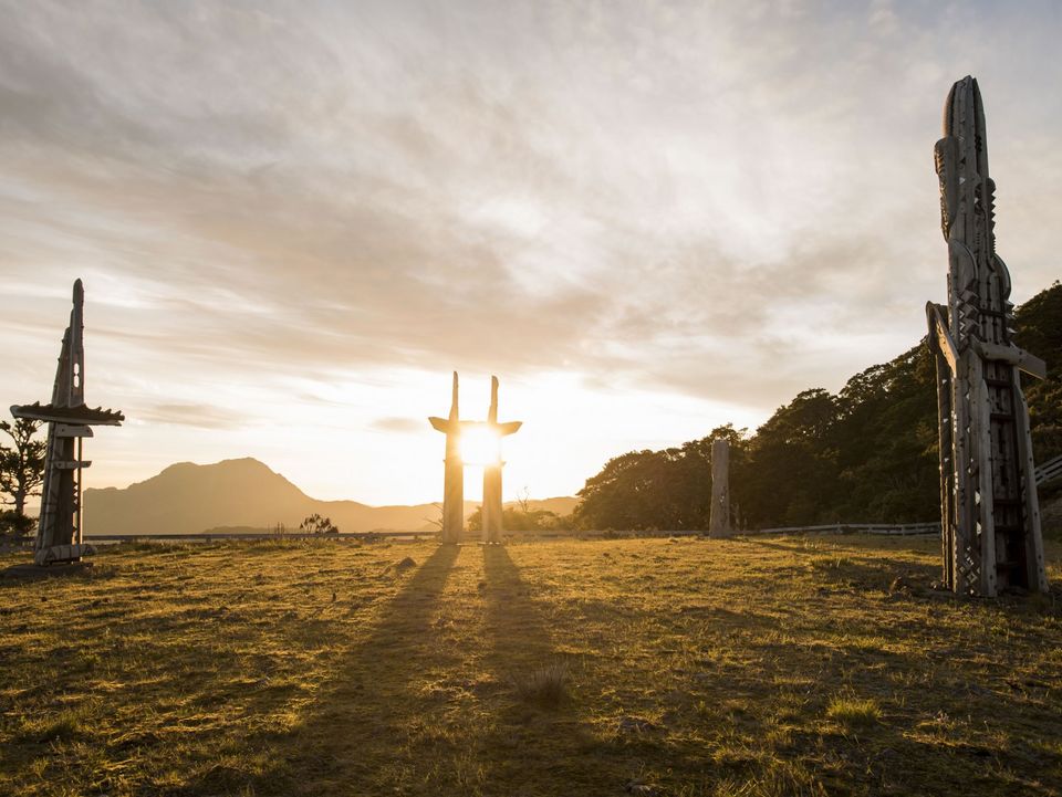 Zonsopkomst vanaf Mount Hikurangi, Ruatoria, Nieuw-Zeeland