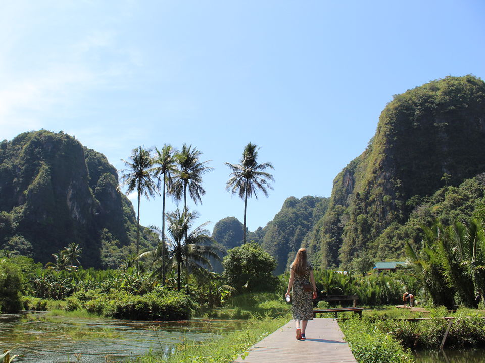 Wandelen door de omgeving van Rammang Rammang Sulawesi