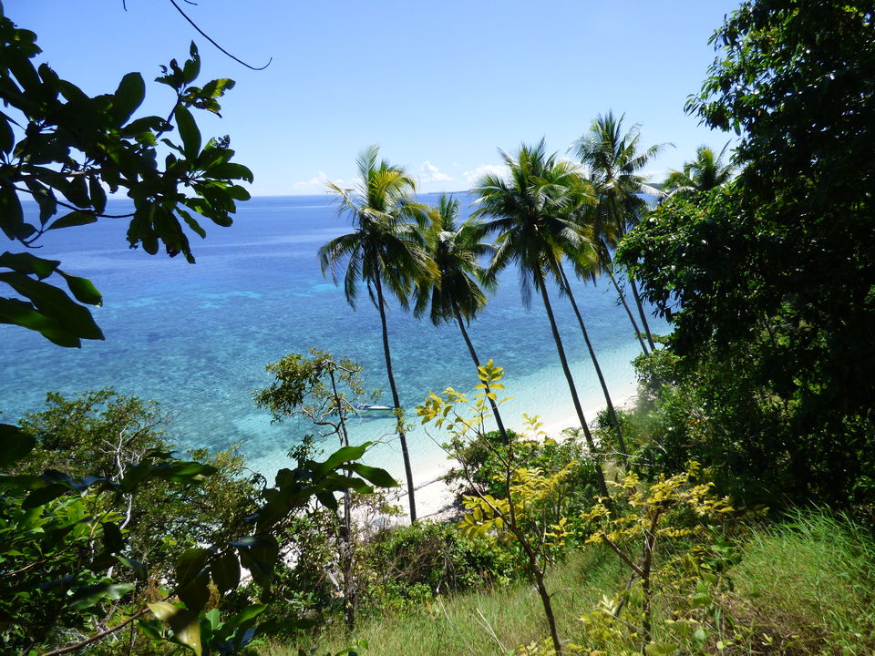 Het witte zandstrand van Buton, Sulawesi