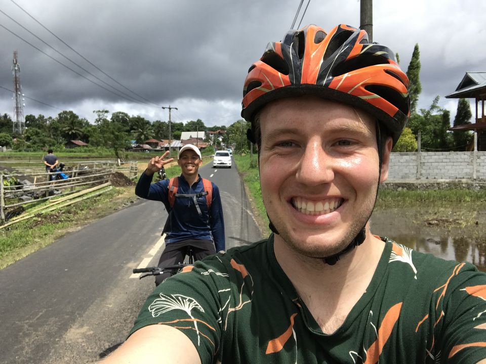 Fietsen in Tomohon, Sulawesi