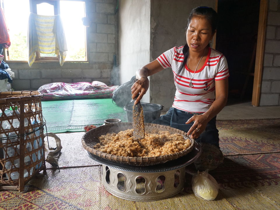 Tijdens de excursie krijgt u te zien hoe rijstwijn op een traditionele manier word gemaakt