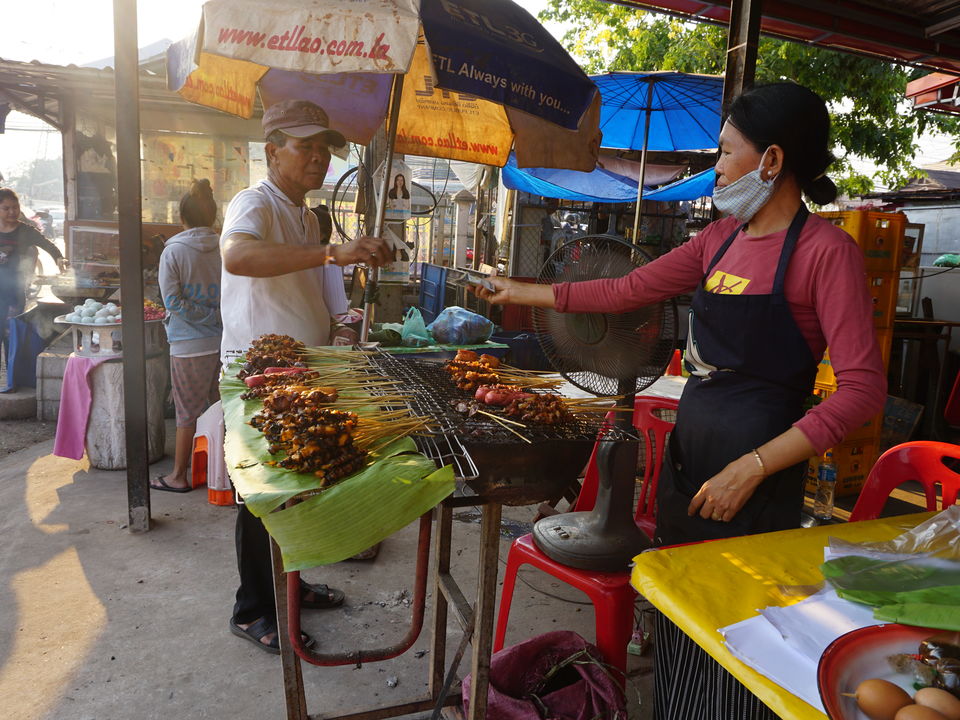 Vientiane-markt-lokale-bevolking