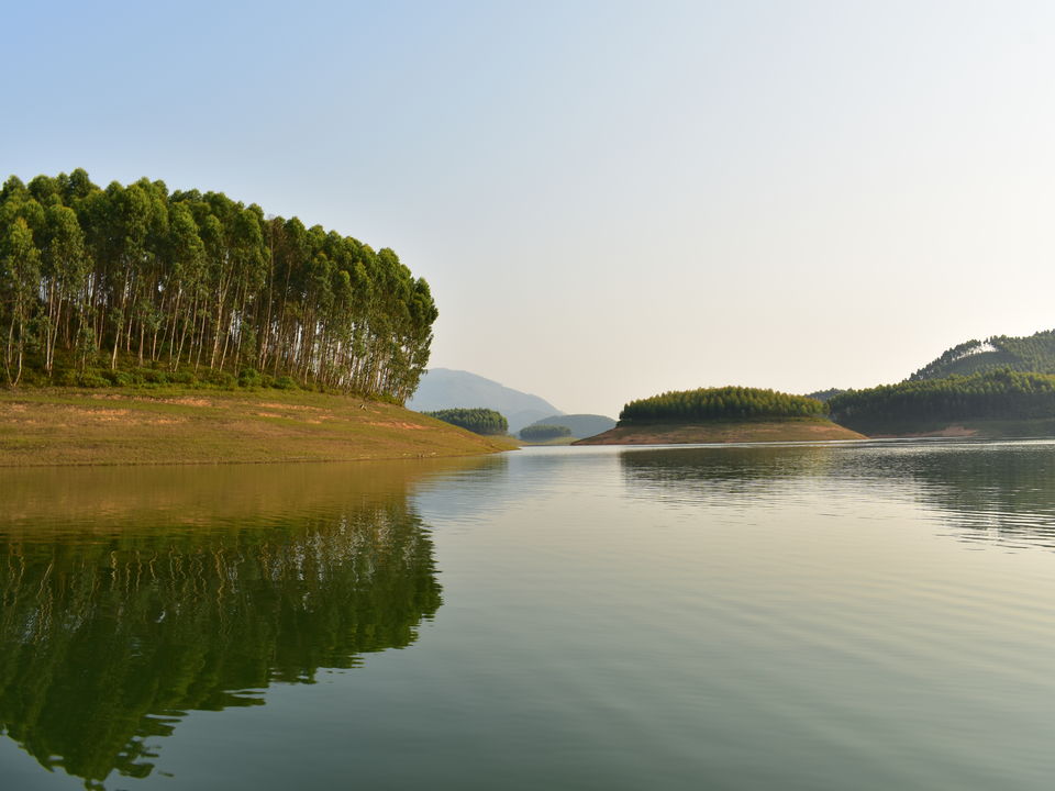 Eilanden in Thác Bà Lake, Vietnam