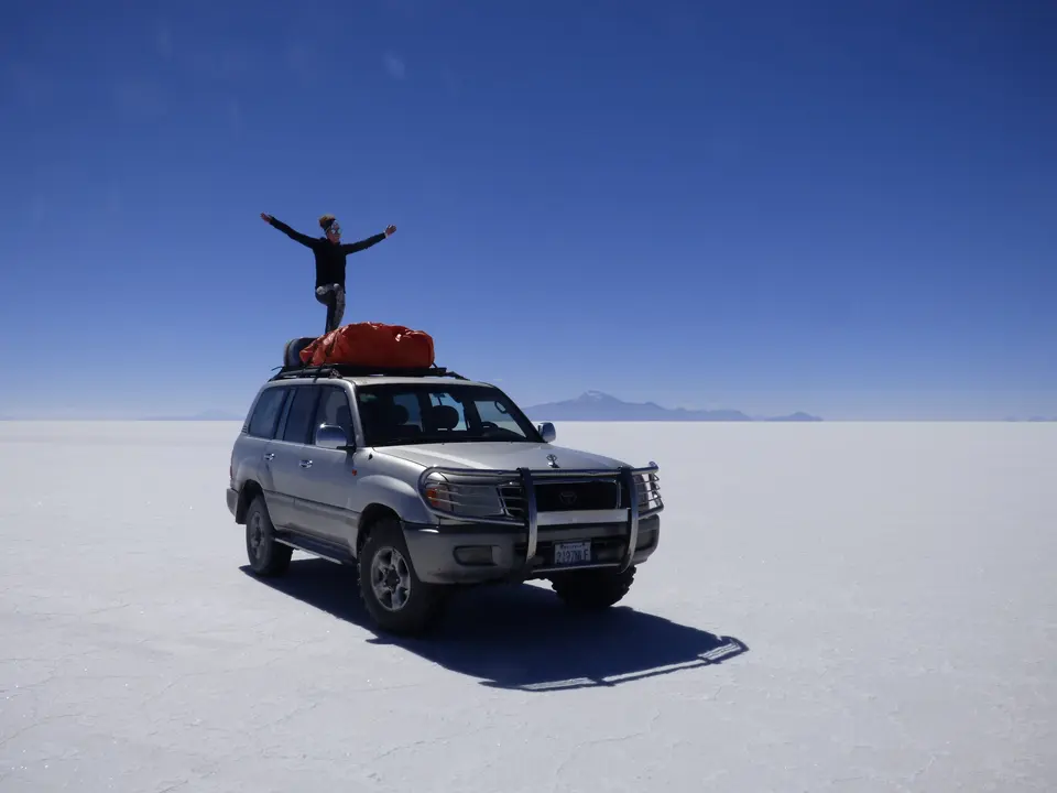 Op de auto in Uyuni, Bolivia