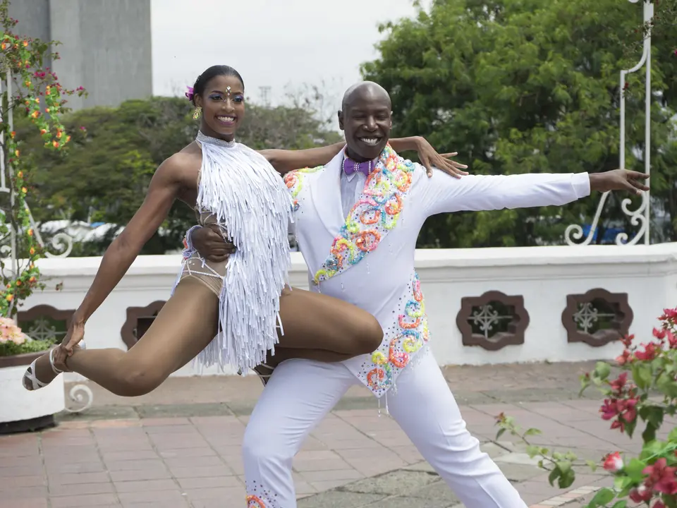 Salsa dansers in Cali