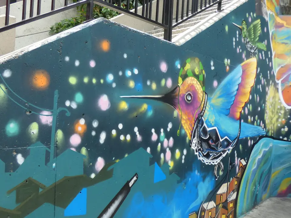 Bijzondere graffiti op de muren van Medellín