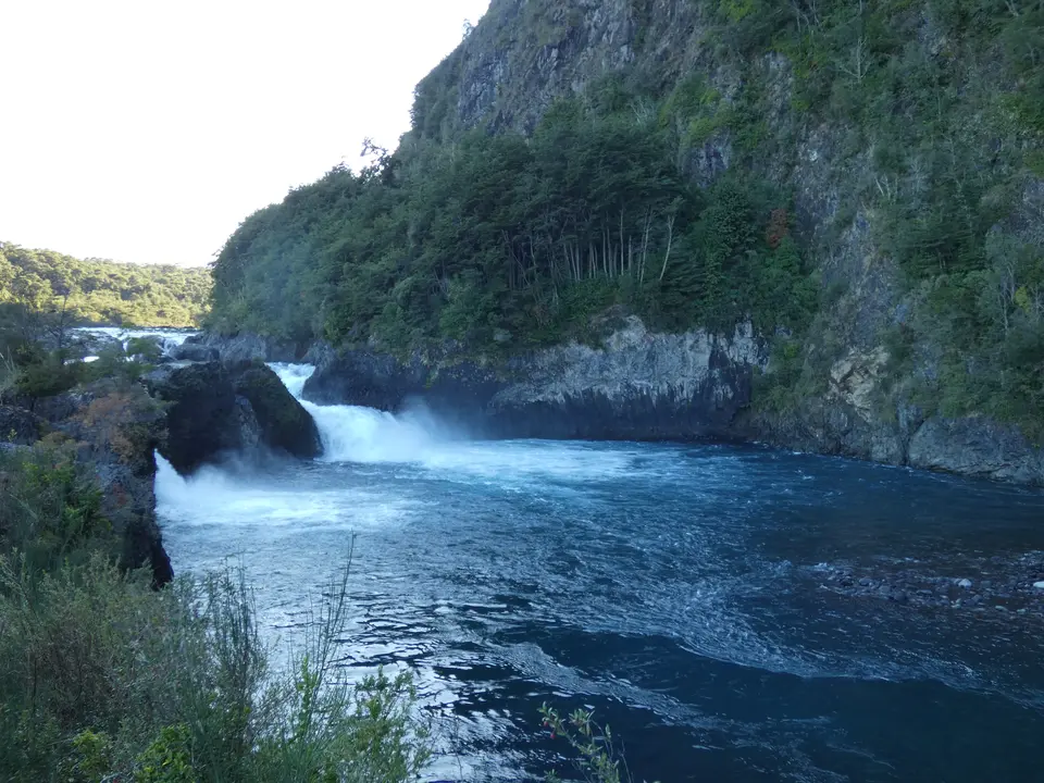 De stroomversnellingen bij Petrohué, Chili