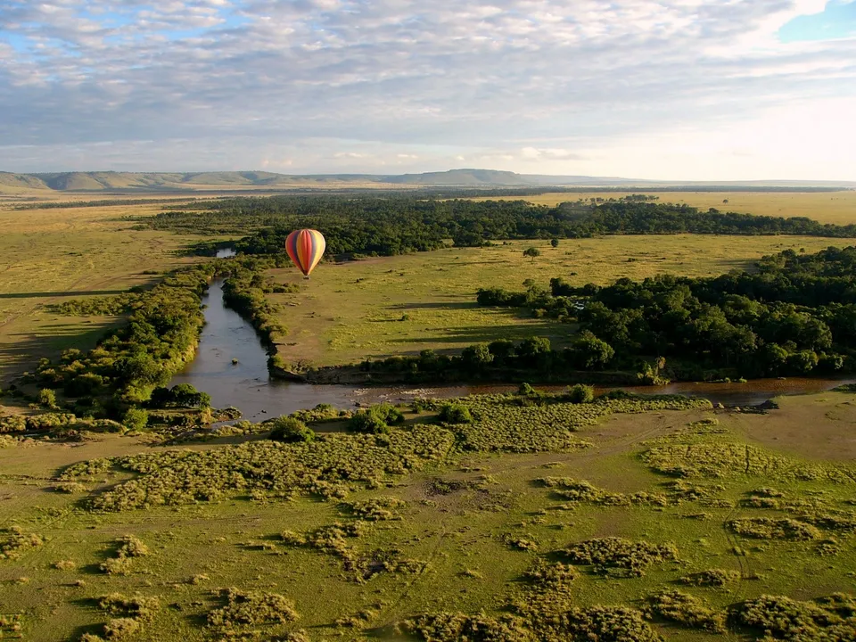 Vlieg boven het Masai Mara reservaat, Kenia