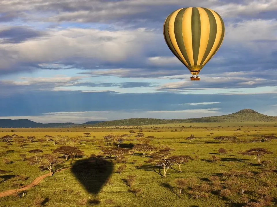 Vlieg met een luchtballon over de Serengeti in Tanzania