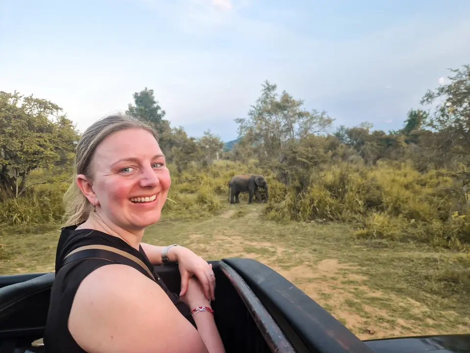 Vanuit de jeep olifanten spotten bij Wilpattu