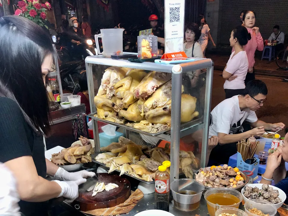 Streetfoodkraam in Hanoi, Vietnam