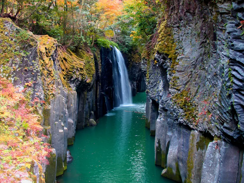 Takachiho_Gorge_Kyushu_Japan