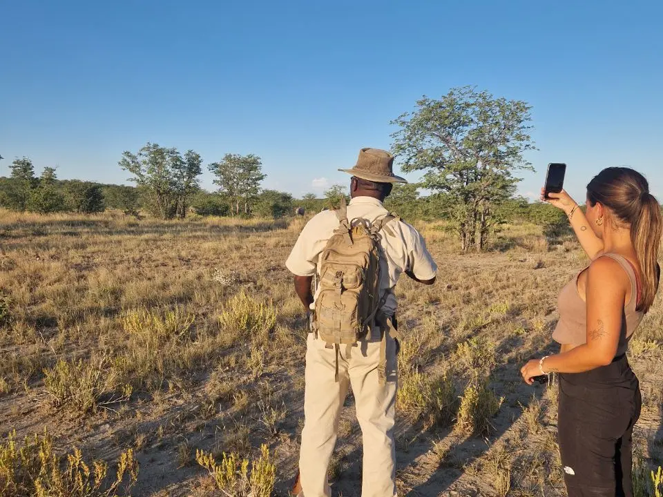 Op pad met een gids in het wildreservaat
