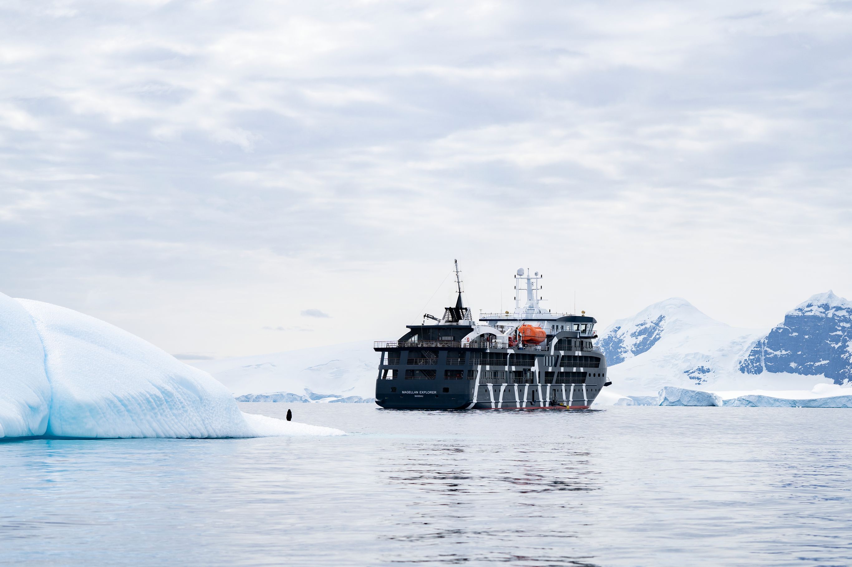 Fly-cruise Antarctica