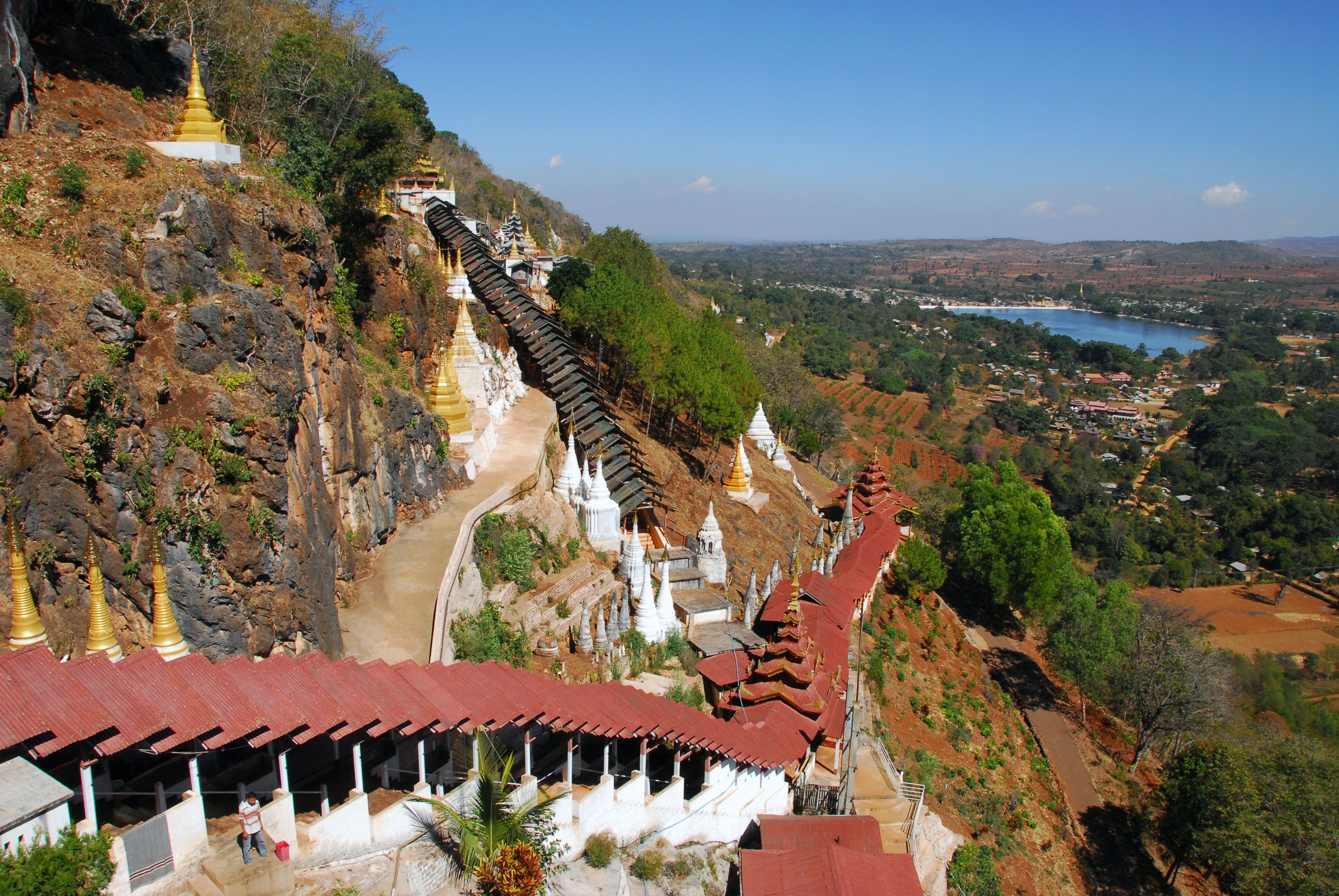 Trektocht naar klooster in de bergen