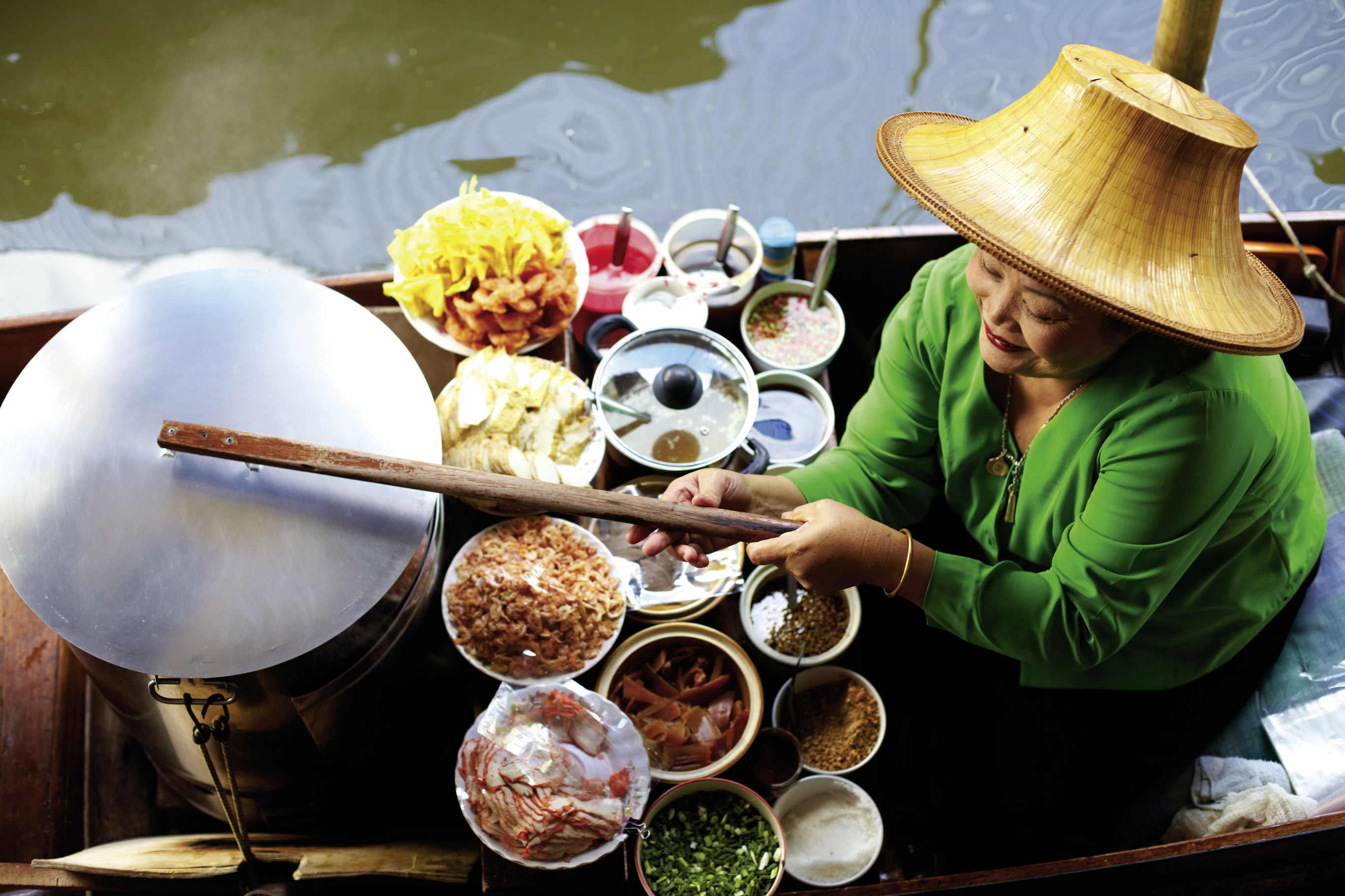 Drijvende markt in Thailand