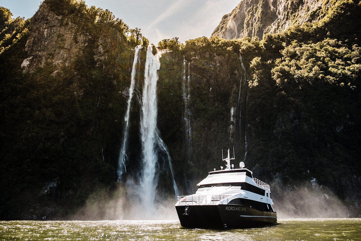 Milford Sound Overnight Cruise