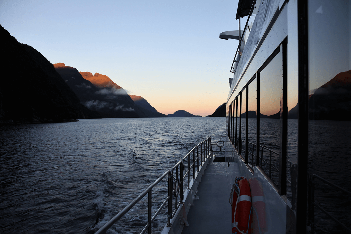 Doubtful Sound Overnight Cruise