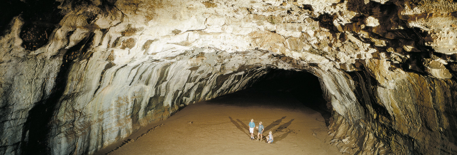 Australie-Undara-National-Park-lavatunnel Australie-Undara-National-Park-lavatunnel