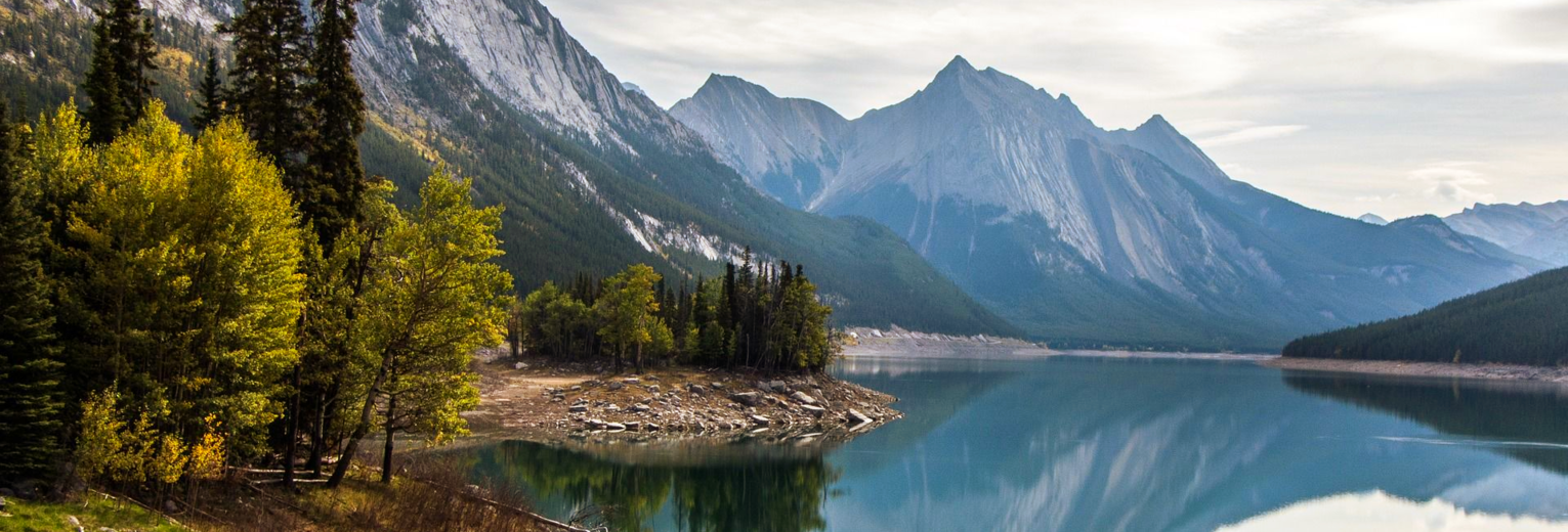 Canada-Jasper-Medicine-Lake
