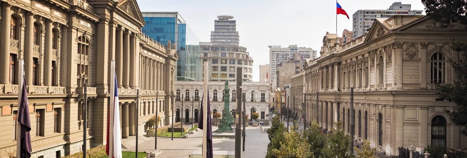 Chili-Santiago-Plaza-Montt-Varas_1_429902