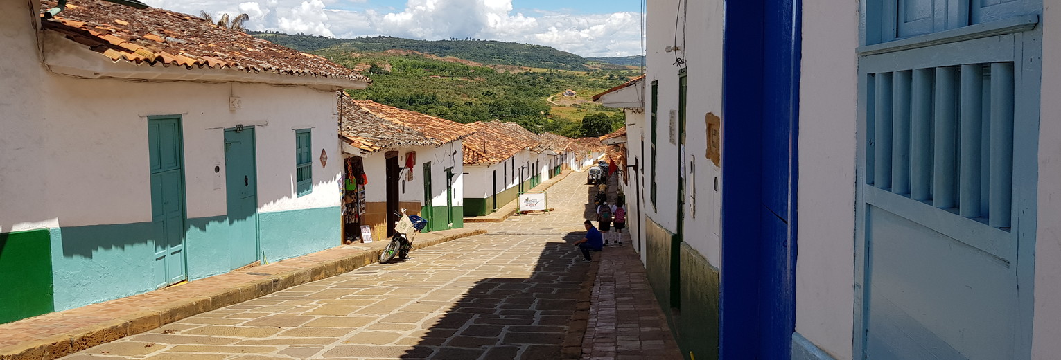 Colombia-Barichara-huizen-kleurrijk