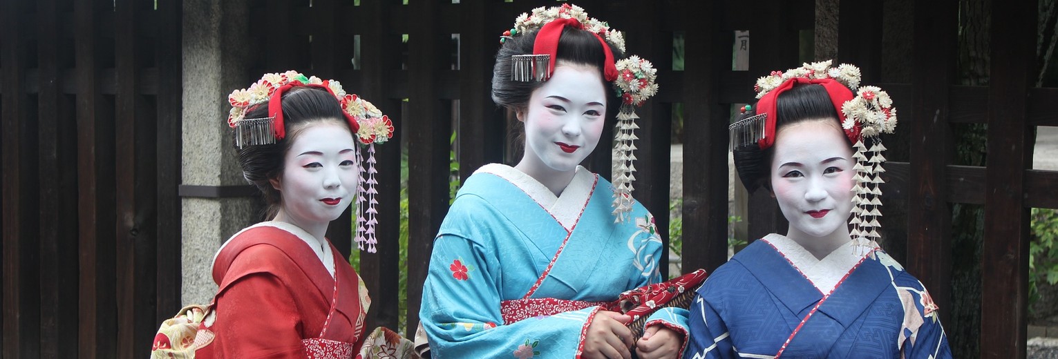 Geishas-in-Kyoto-Japan_1_634136