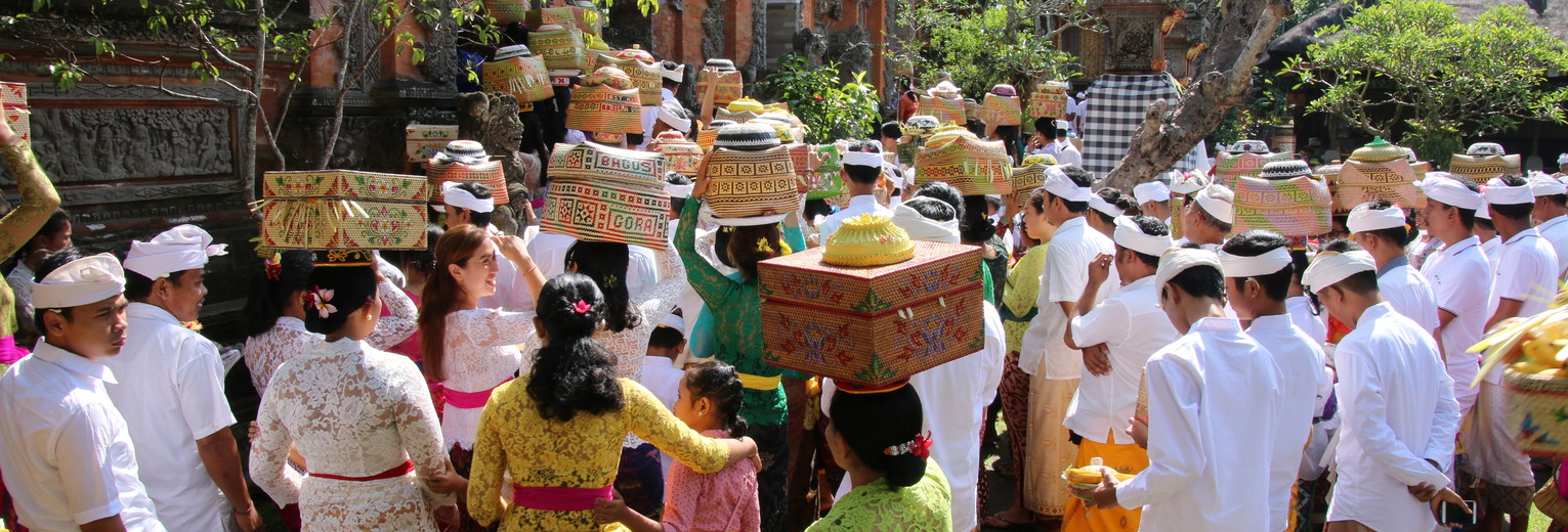 Ceremonies onderweg op Bali