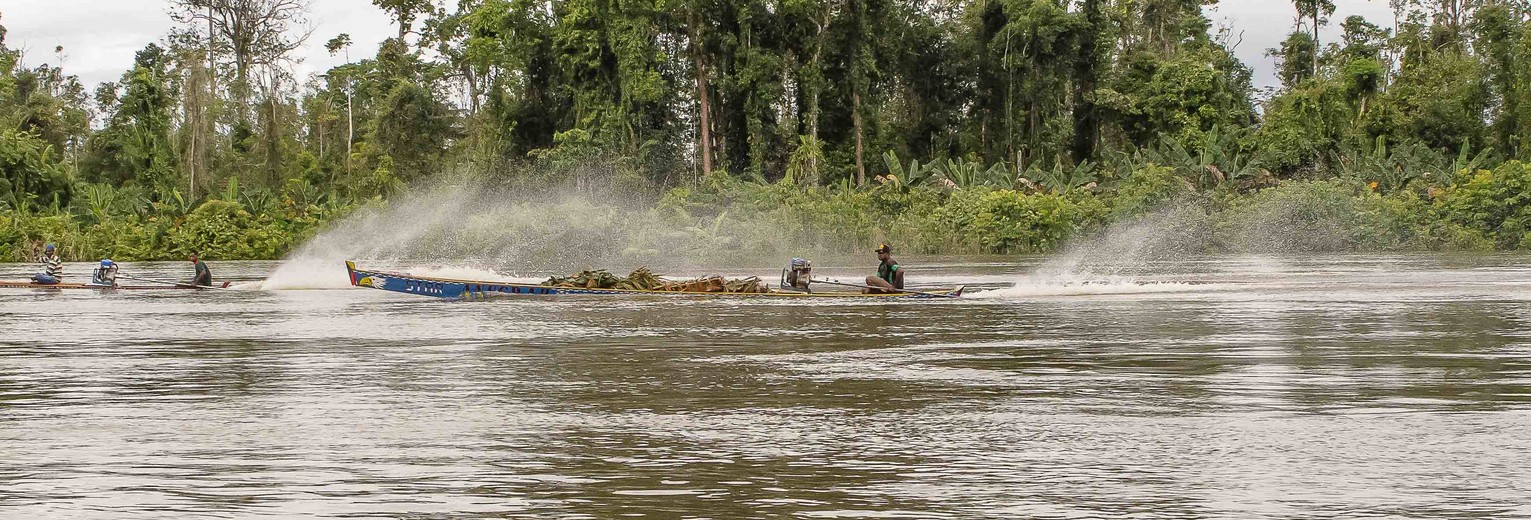 Indonesie-Irian-Jaya-Korowai-boot(13)
