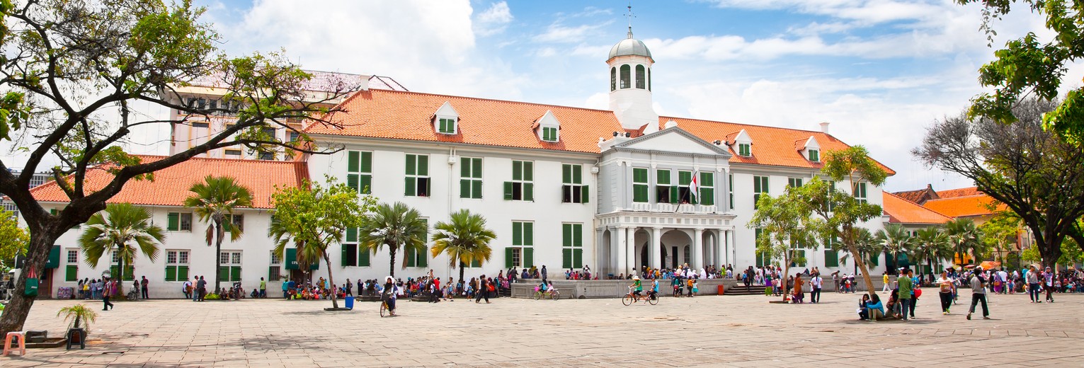 Het oude stadhuis op Fatahillah Square in Jakarta, Java, Indonesië