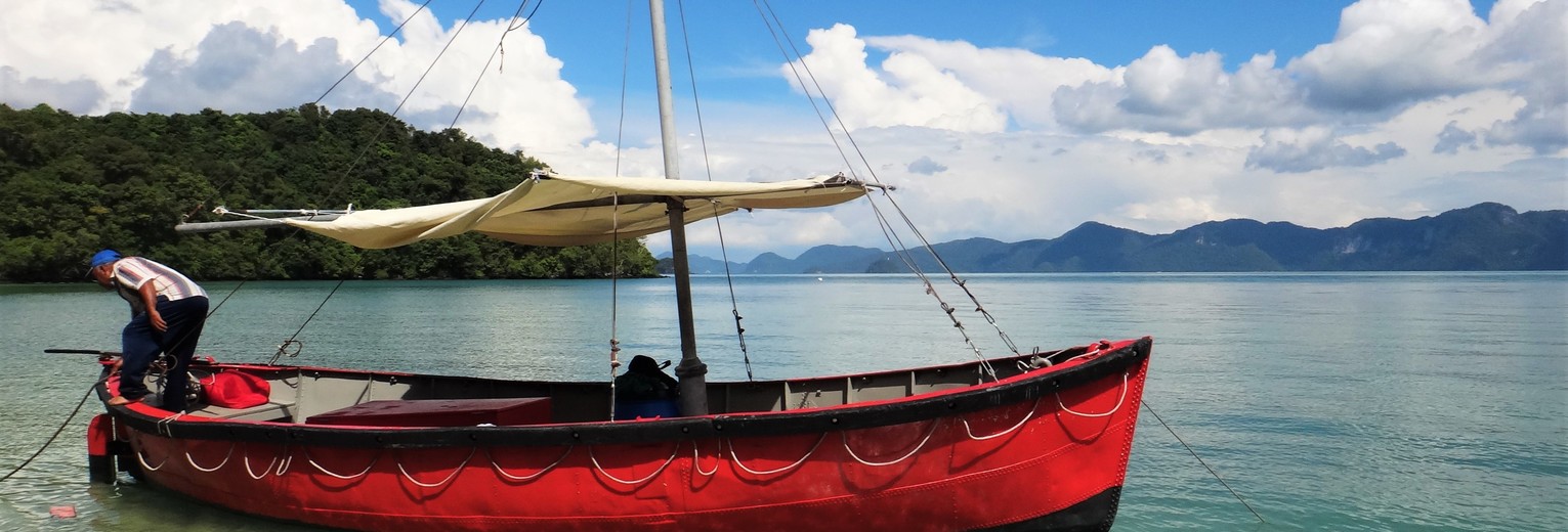 Maleisie-Langkawi-rode-boot