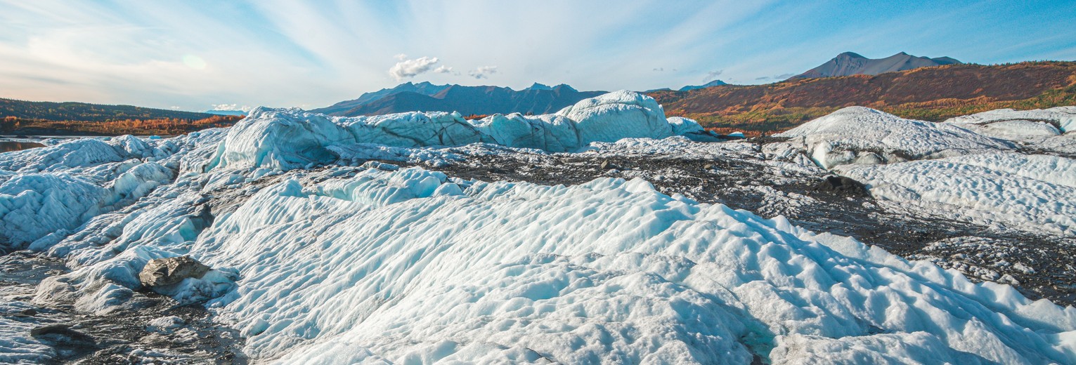 De imposante ijsmassa van de Matanuska gletsjer, Alaska, Verenigde Staten